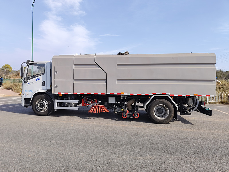 XZL5180TXSBEV型純電動(dòng)洗掃車