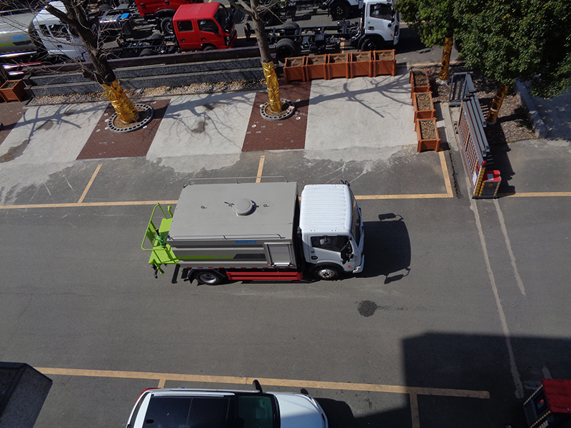 XZL5040TYH6型路面養(yǎng)護(hù)車