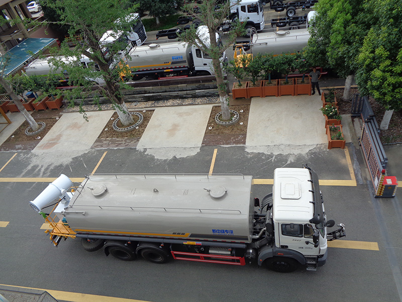 XZL5251GPS6型綠化噴灑車