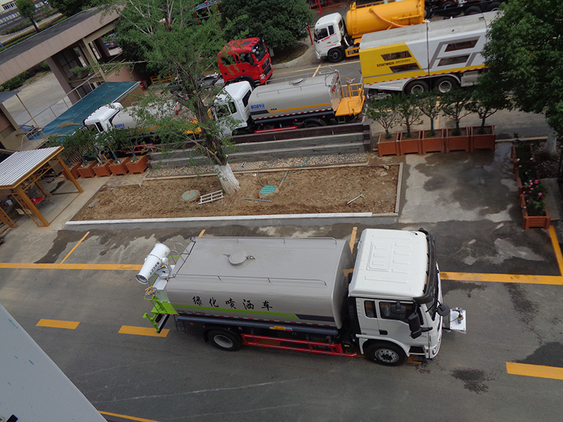 XZL5188GPS6S型綠化噴灑車(chē)