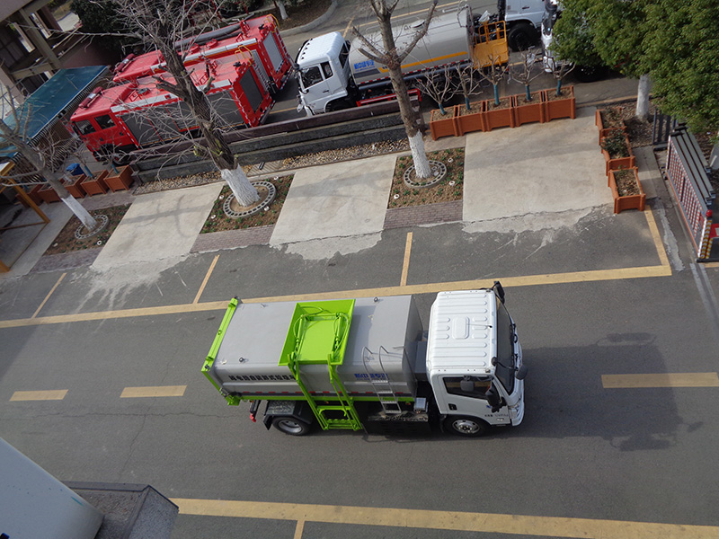 XZL5125ZZZBEV型純電動(dòng)自裝卸式垃圾車(chē)